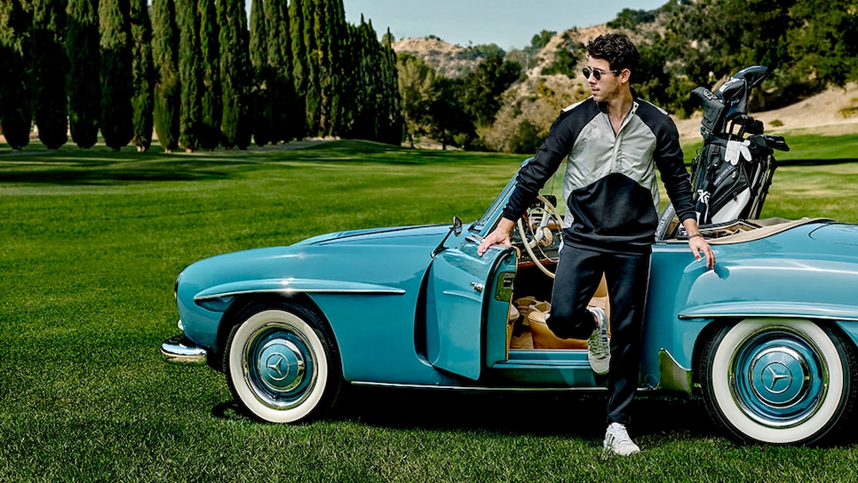 Nick jonas green converse hot sale